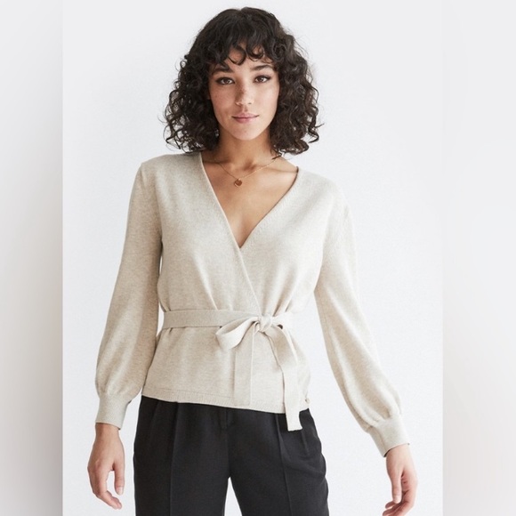 VETTA | Capsule Sand Classic Wrap Sweater - Picture 2 of 10